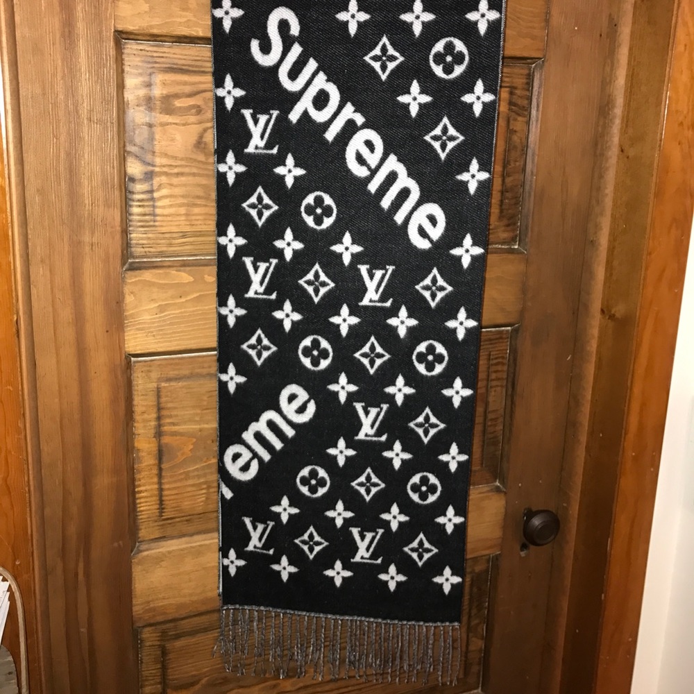 Supreme x LV scarf *Read Description*